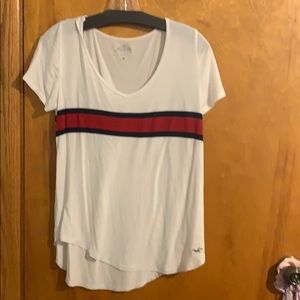 Hollister tee
